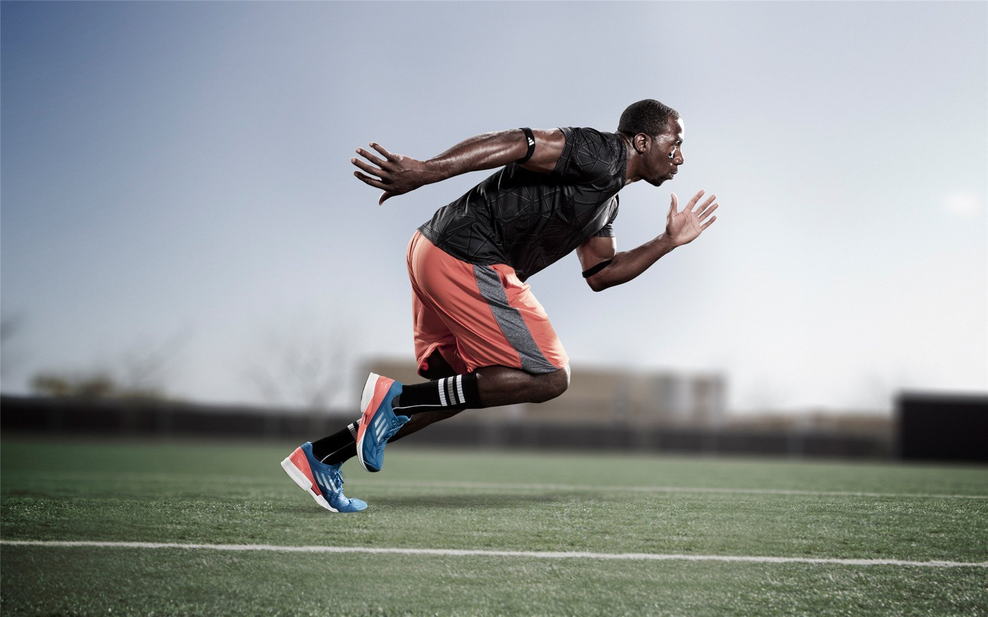 中国男子4×200米自由泳接力展现团队精神，男子4×200米自由泳接力决赛